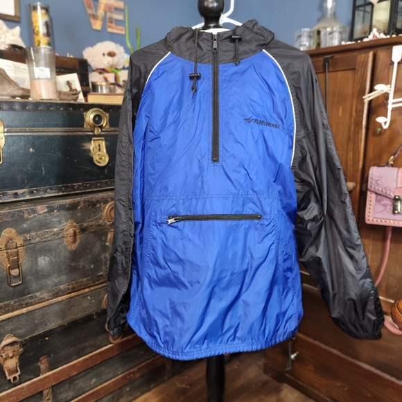 Port Authority Pullover Windbreaker, Fleetwood RV - Picture 1 of 9